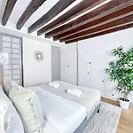 Saint-Germain-des-Prés dreamy duplex